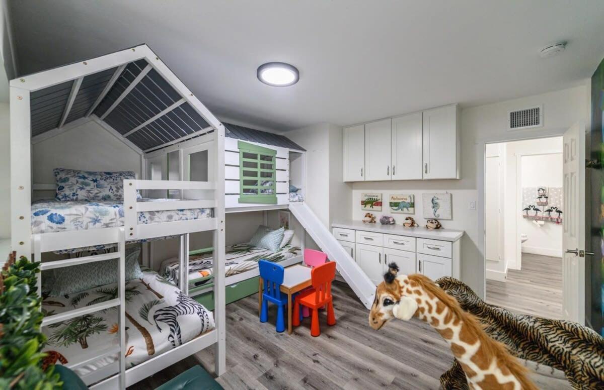 Spacious Disneyland 5 Bedroom 4 Bath House With Game Room Anaheim Eksteriør billede
