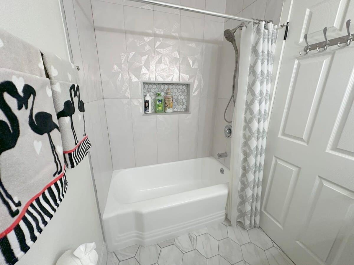 Spacious Disneyland 5 Bedroom 4 Bath House With Game Room Anaheim Eksteriør billede